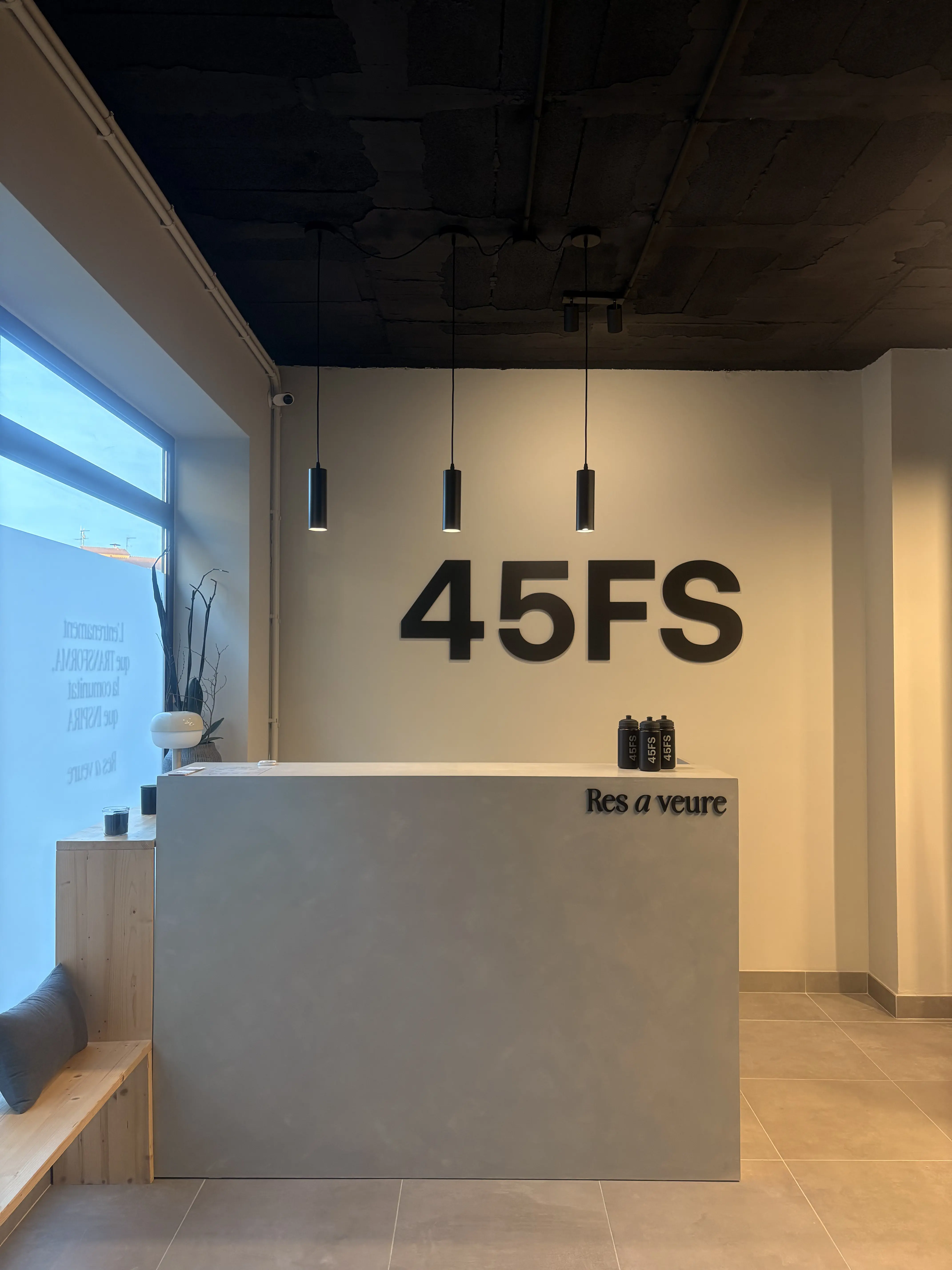 Entrada i recepció de 45 Fitness Studio